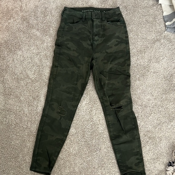 camo pants with distressing - Picture 2 of 5